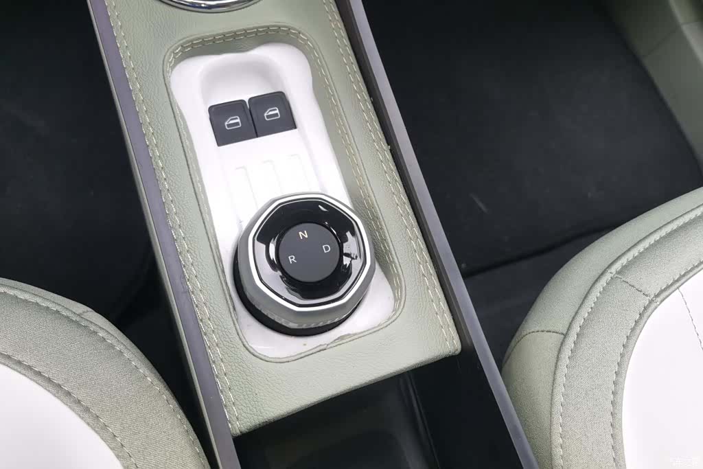 Geely Panda, 2025 16