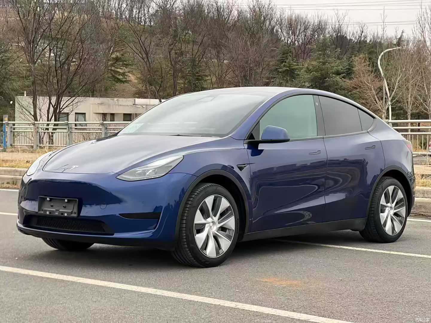 Tesla Model Y, 2023 1