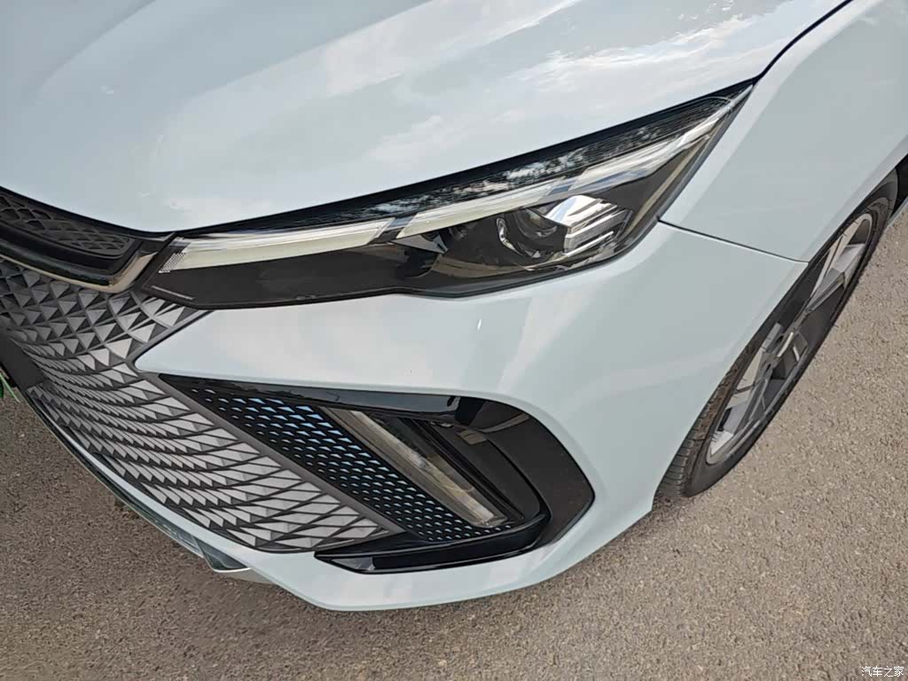 Geely Emgrand, 2022 24