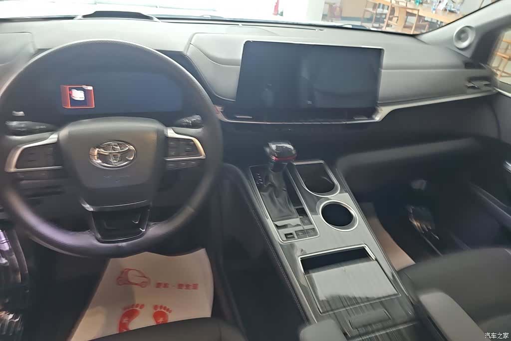 Toyota Sienna, 2024 12