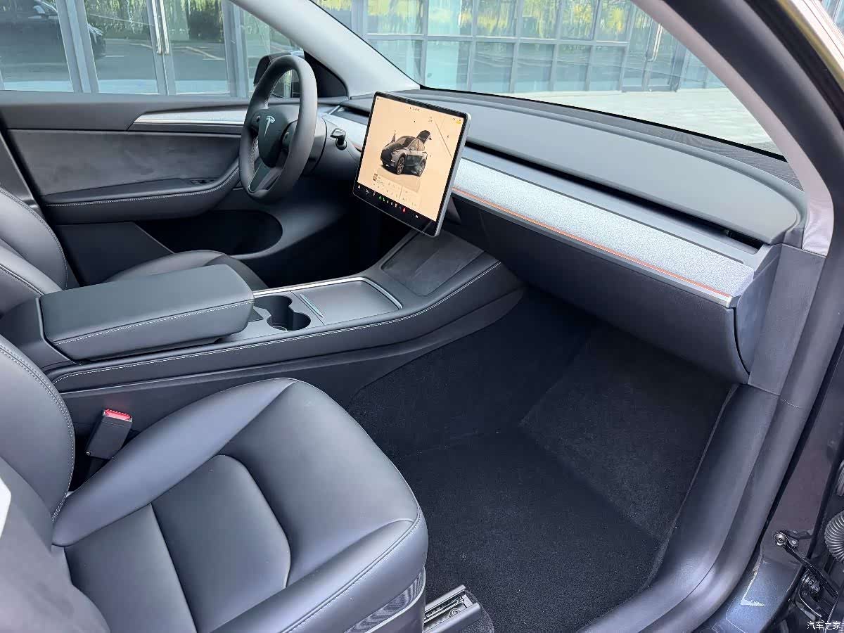 Tesla Model Y, 2024 13