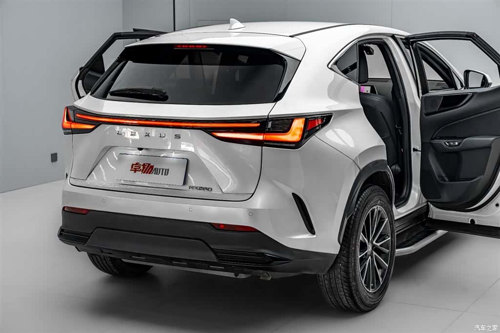 Lexus NX, 2023 36