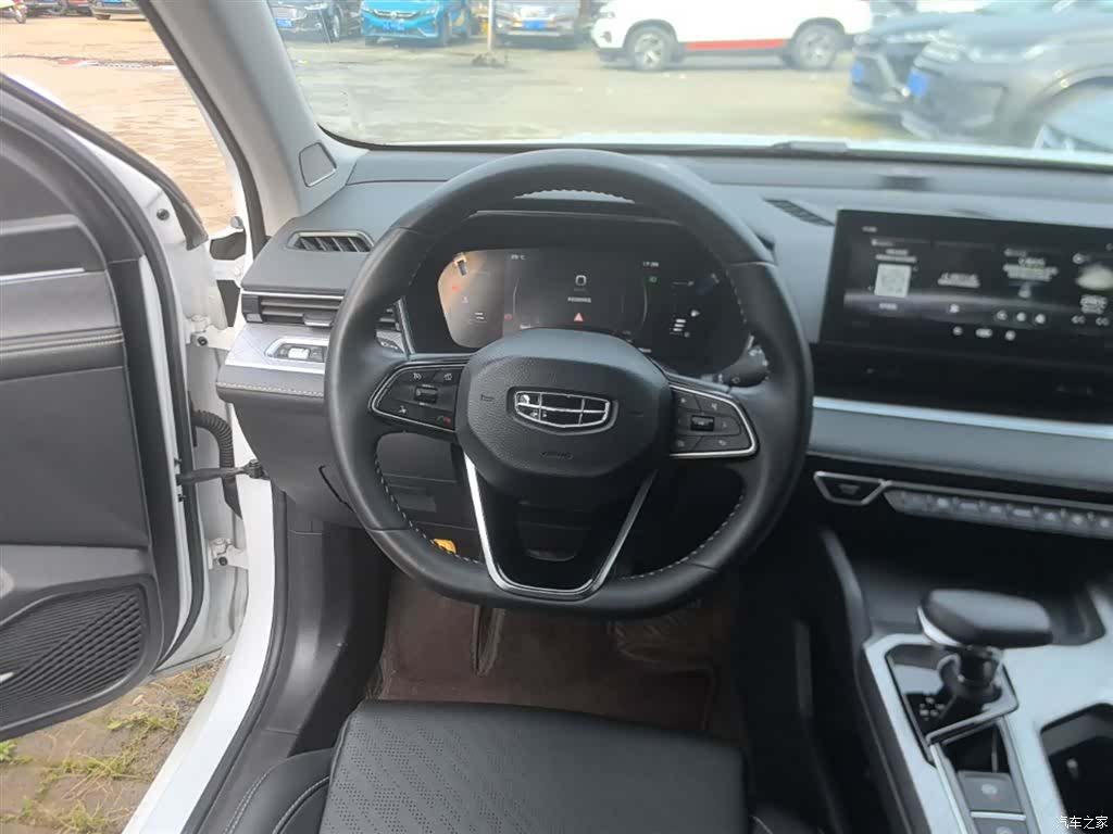 Geely Preface, 2022 11
