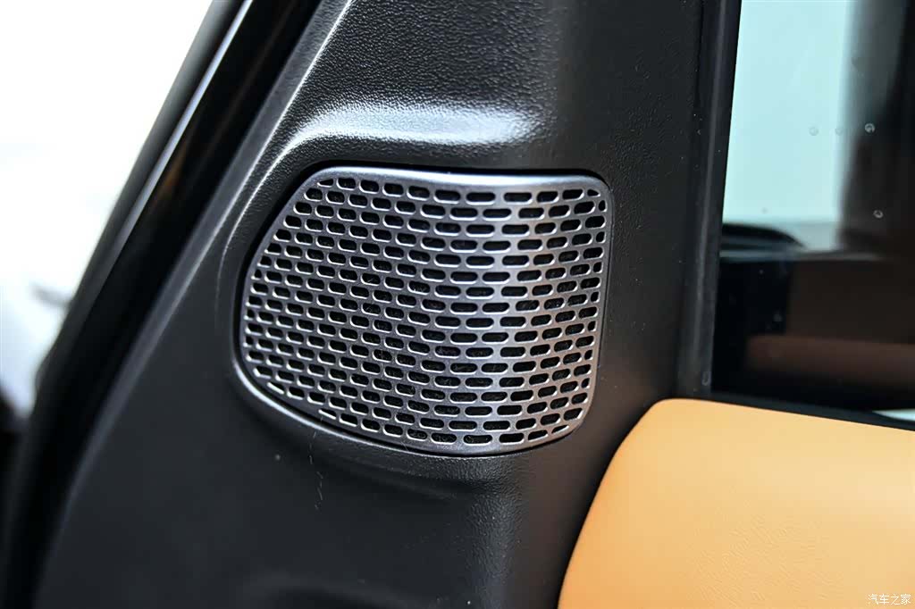 Land Rover Defender, 2024 31