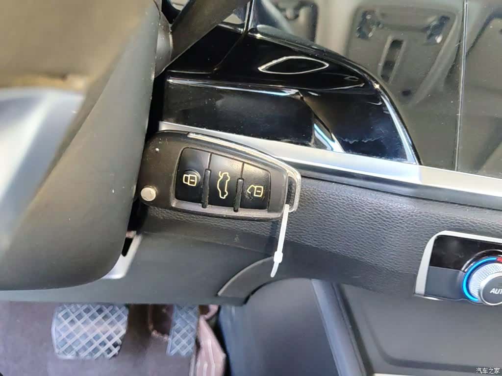 Audi Q3, 2020 9
