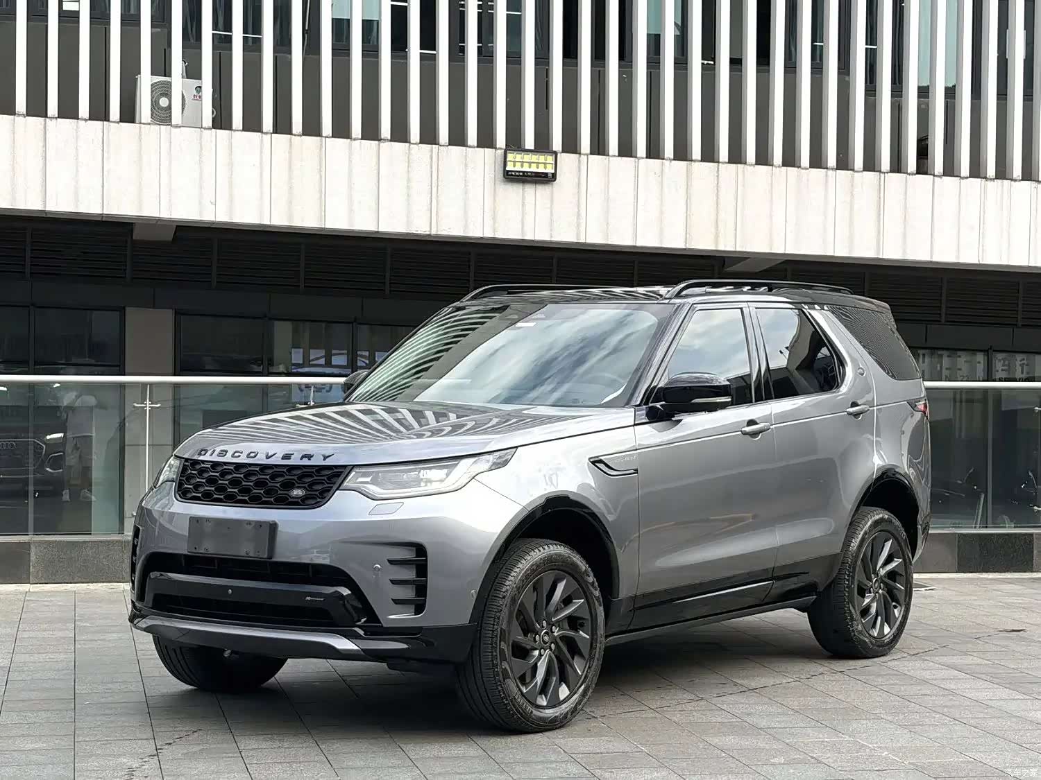 Land Rover Discovery, 2022 1
