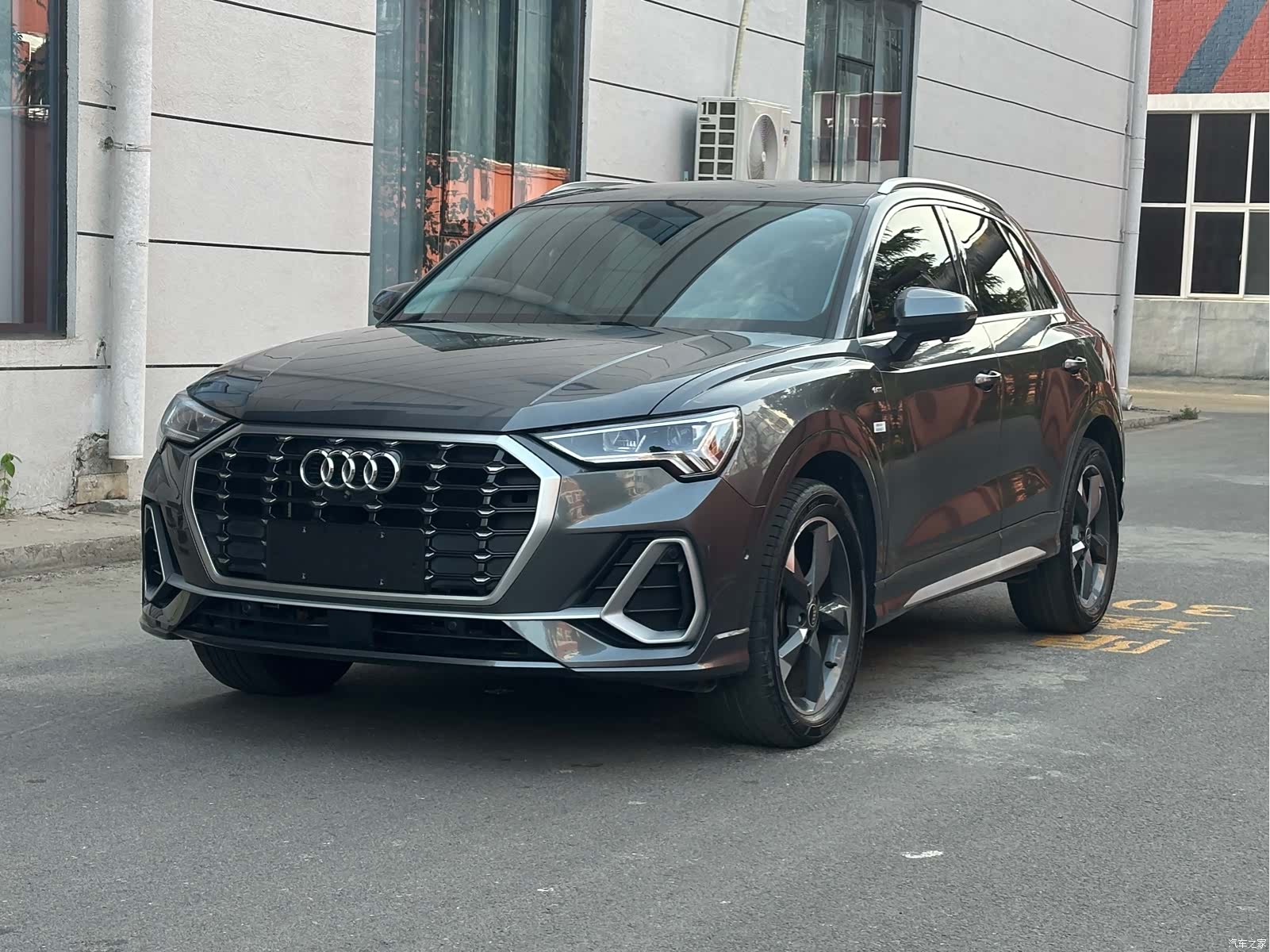Audi Q3, 2023 1