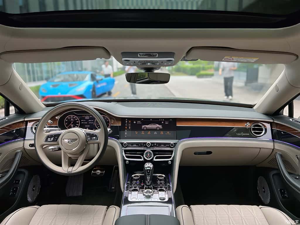 Bentley Flying Spur, 2022 7