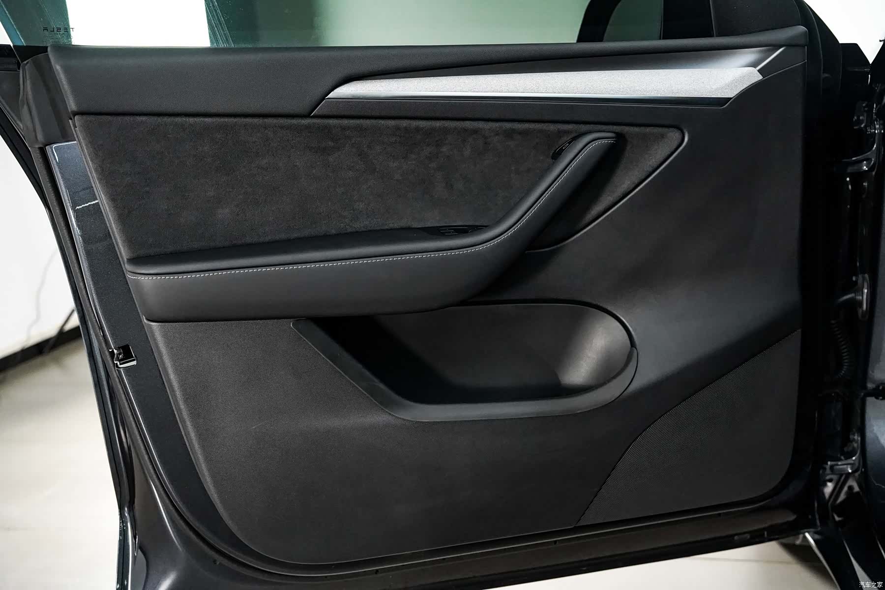 Tesla Model Y, 2024 12