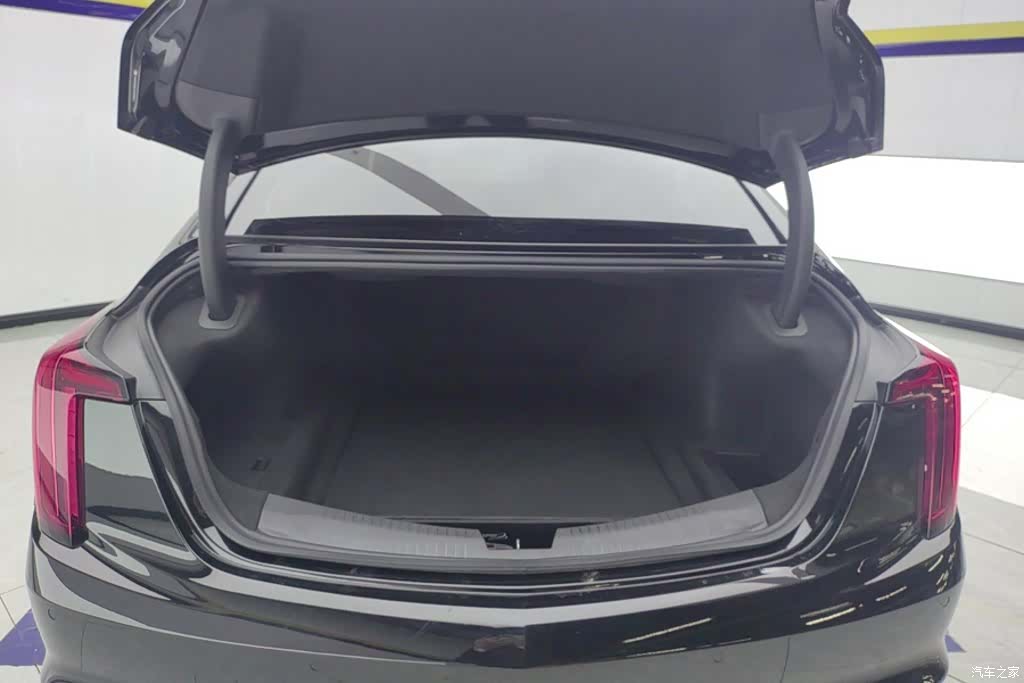 Cadillac CT5, 2023 4