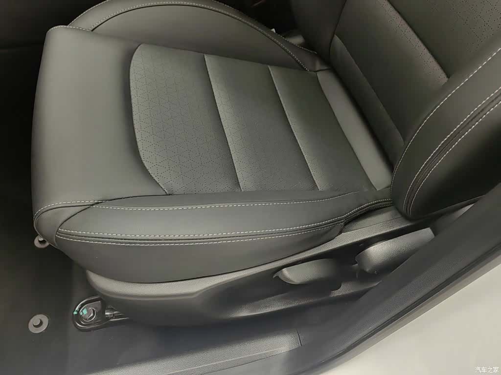Geely Emgrand, 2021 20