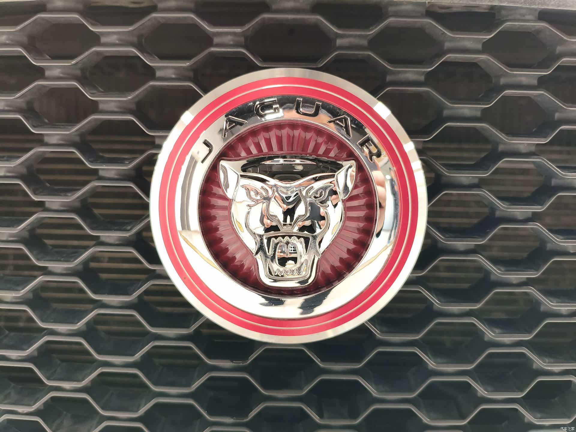 Jaguar F-PACE, 2019 18