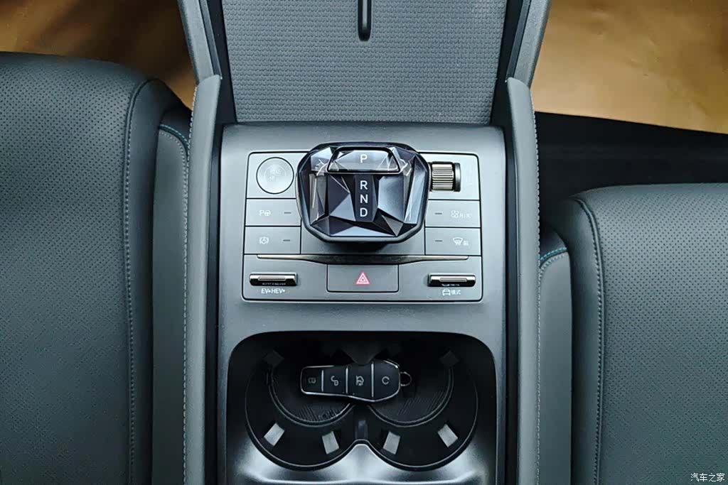 BYD Qin, 2025 16