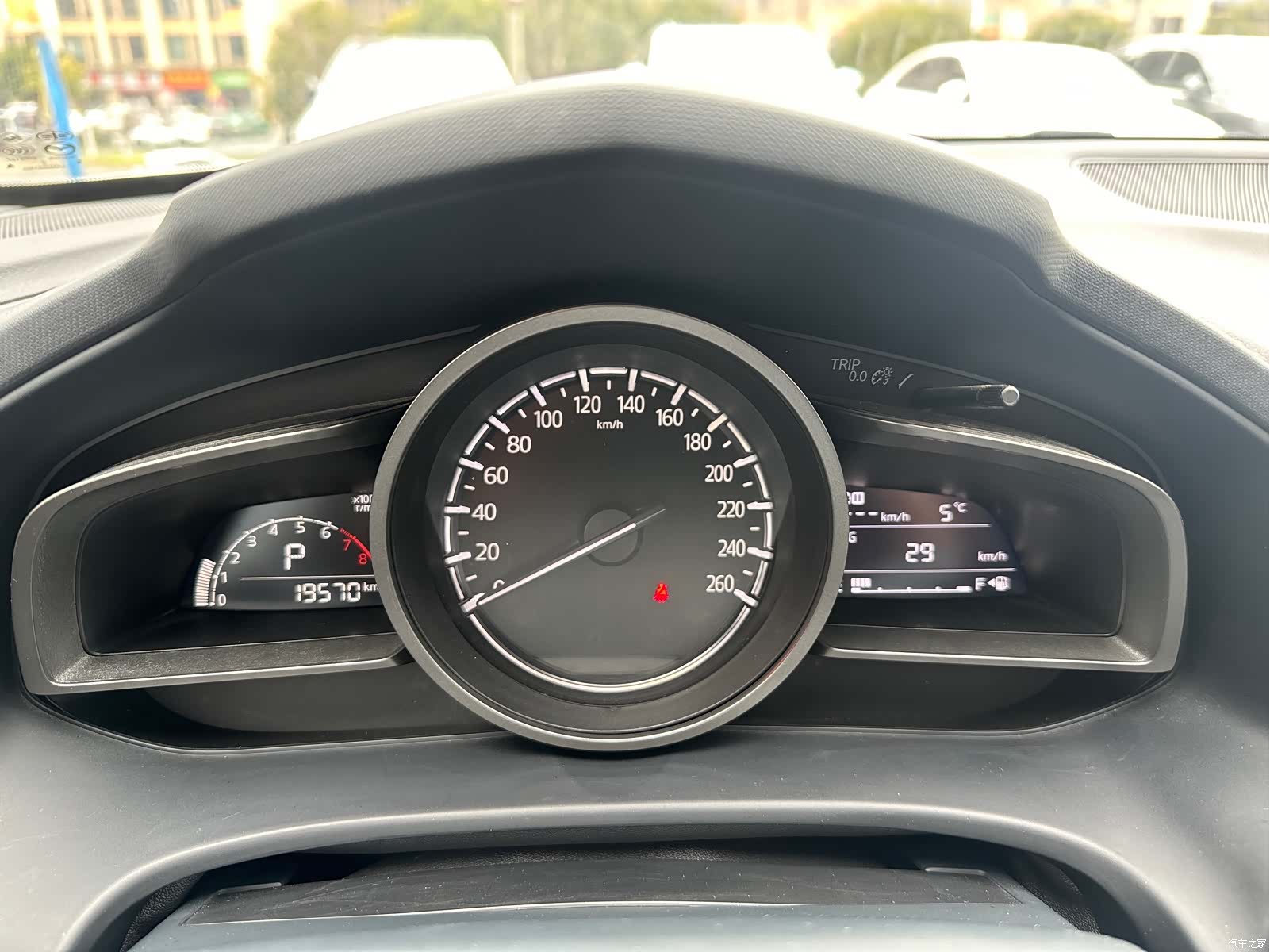 Mazda CX-4, 2023 10