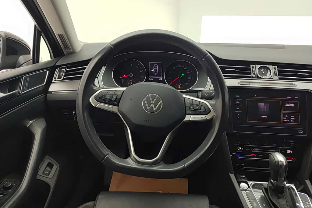 Volkswagen Magotan, 2022 15