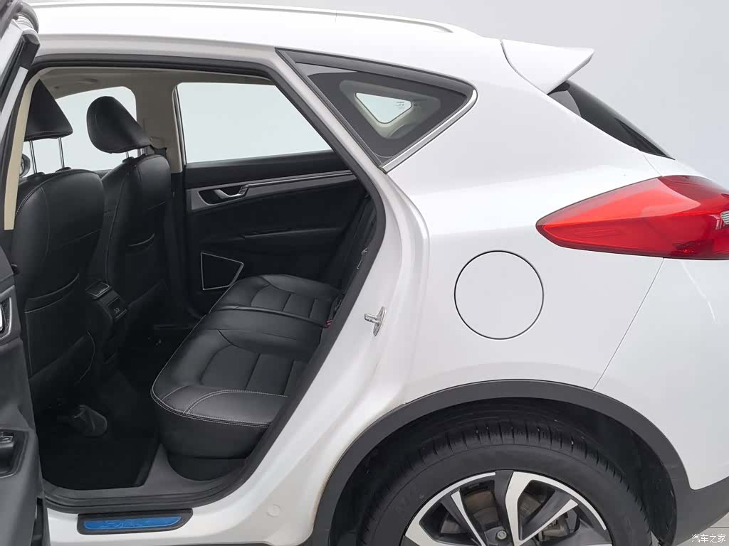 Geely Emgrand, 2020 15