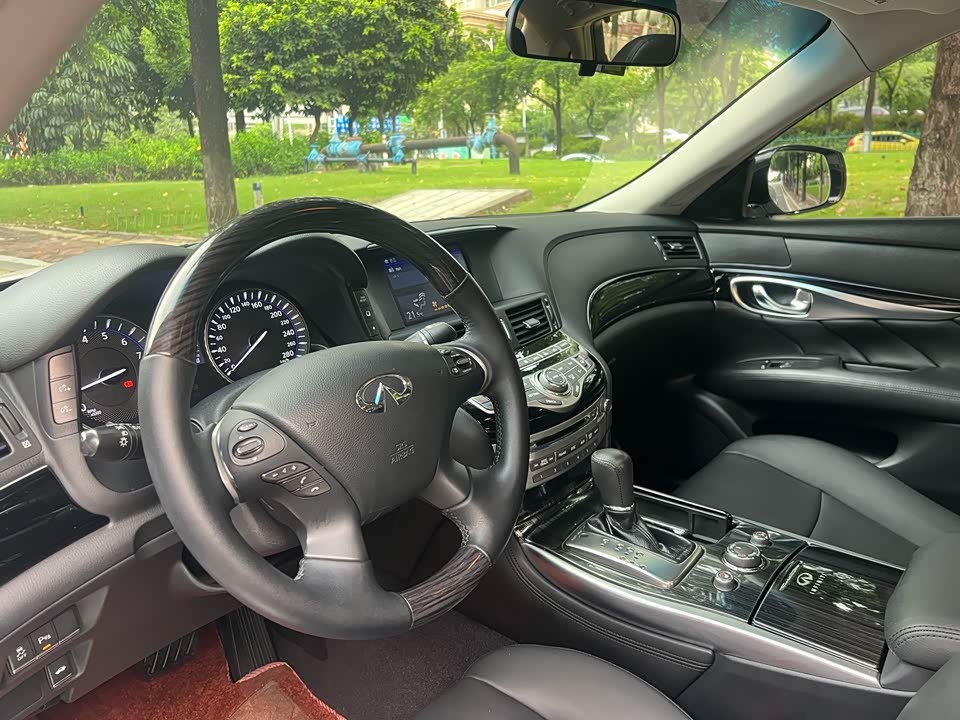 Infiniti Q70 Infiniti Q70