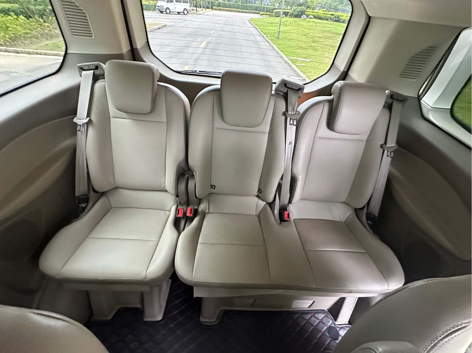 Ford Tourneo, 2017 12