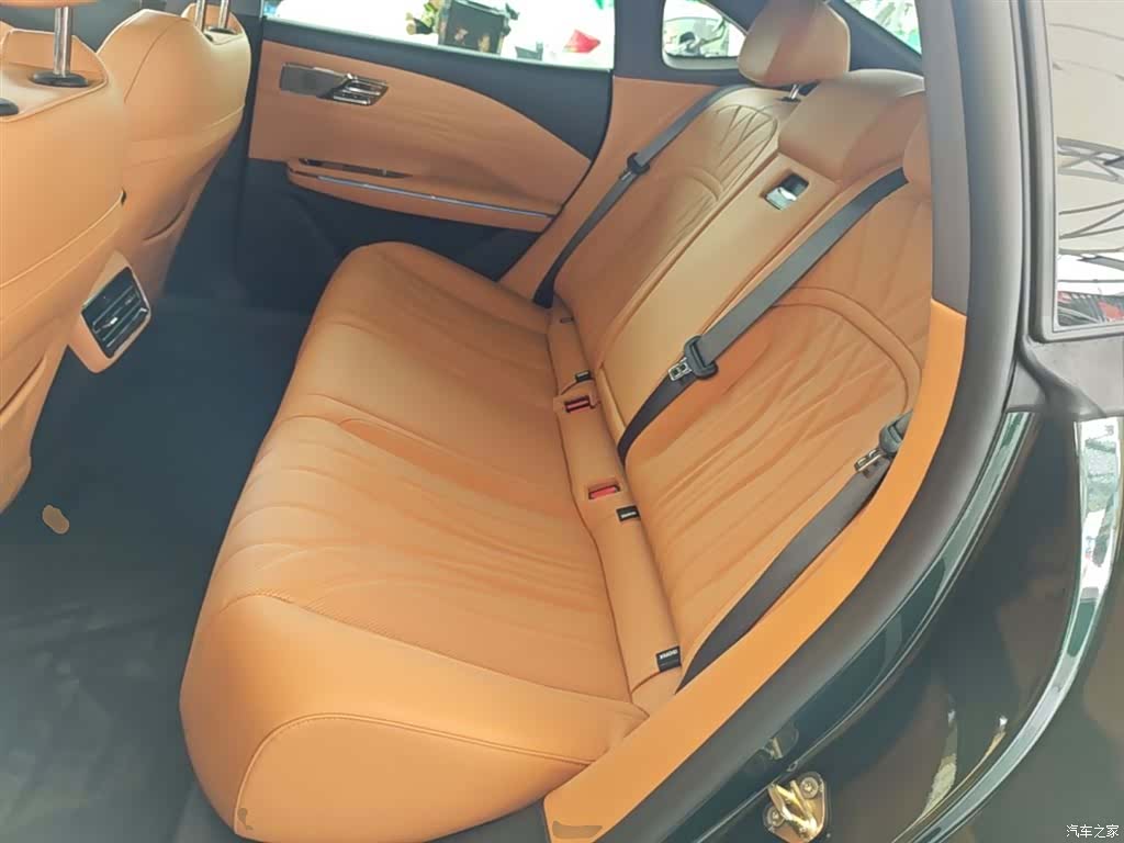 Geely 8, 2025 17