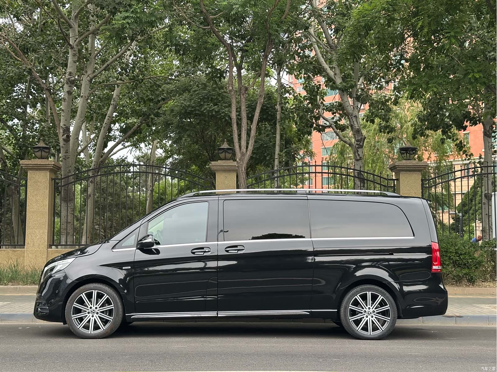 Mercedes-Benz V-Class, 2022 17