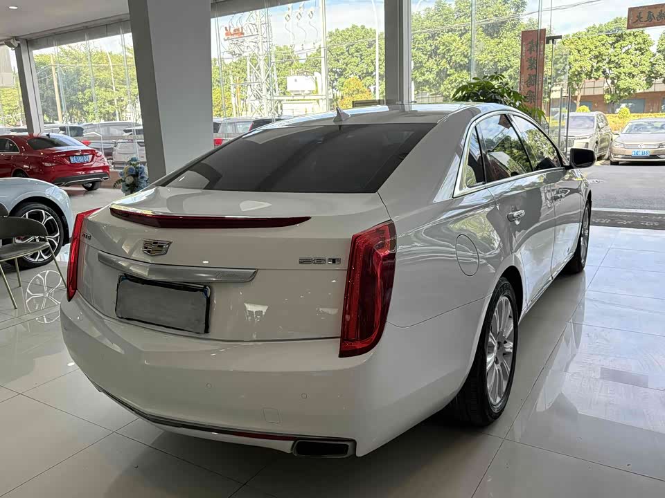Cadillac XTS