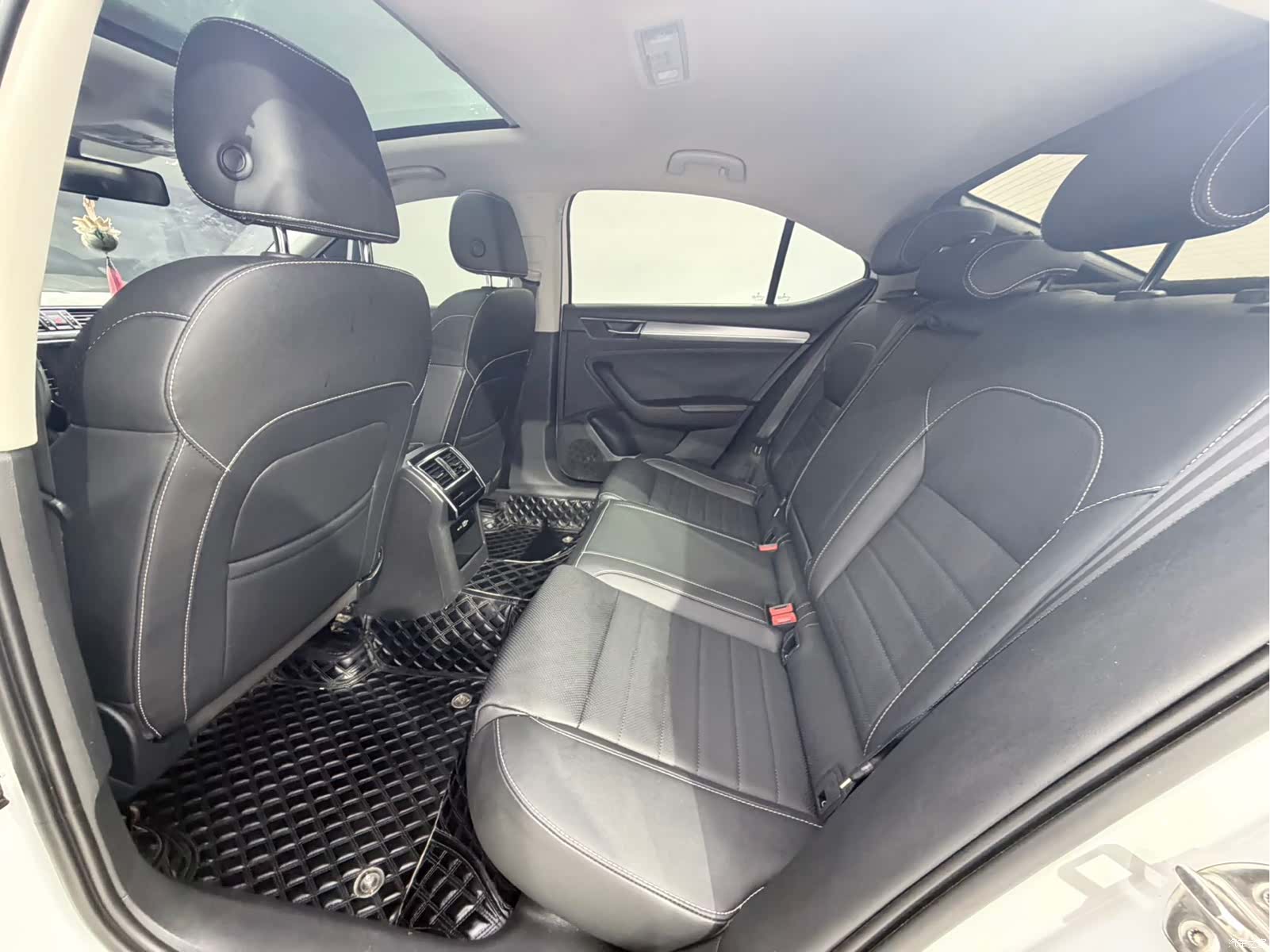 Skoda Superb, 2023 8