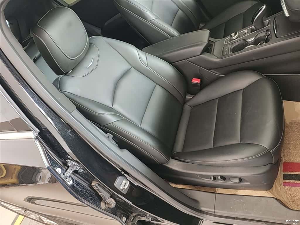 Cadillac XT4, 2022 25