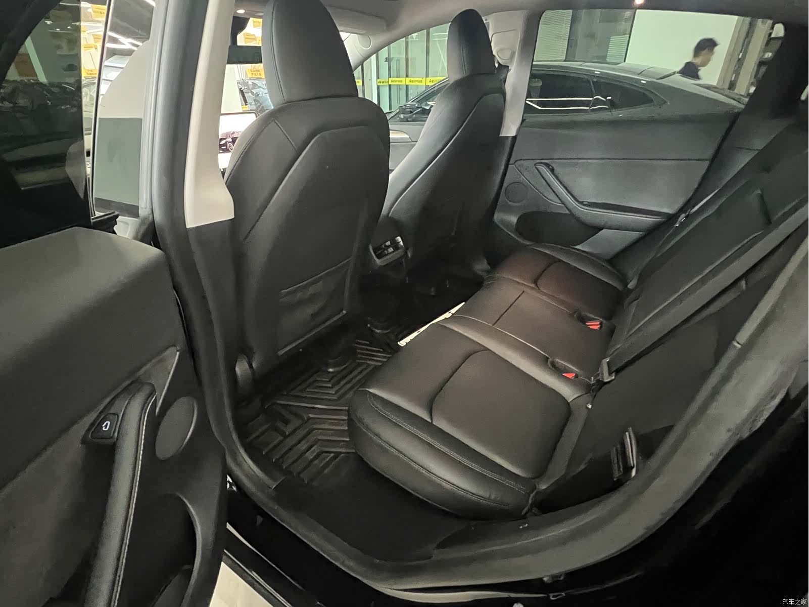Tesla Model Y, 2023 10