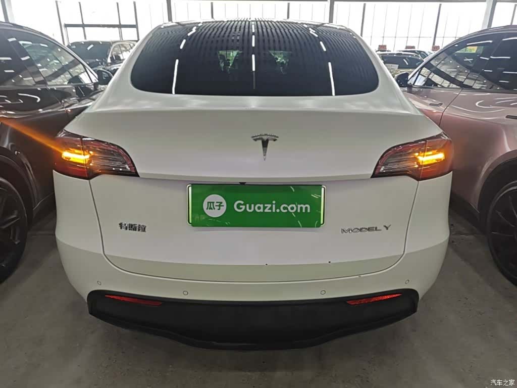 Tesla Model Y, 2022 6