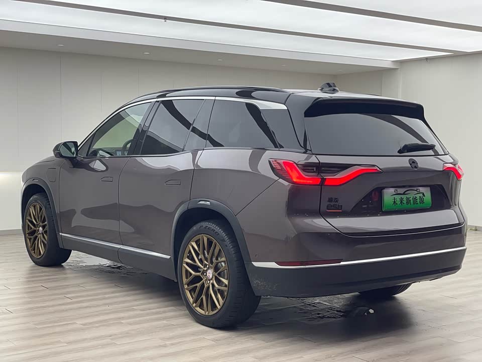 NIO ES8