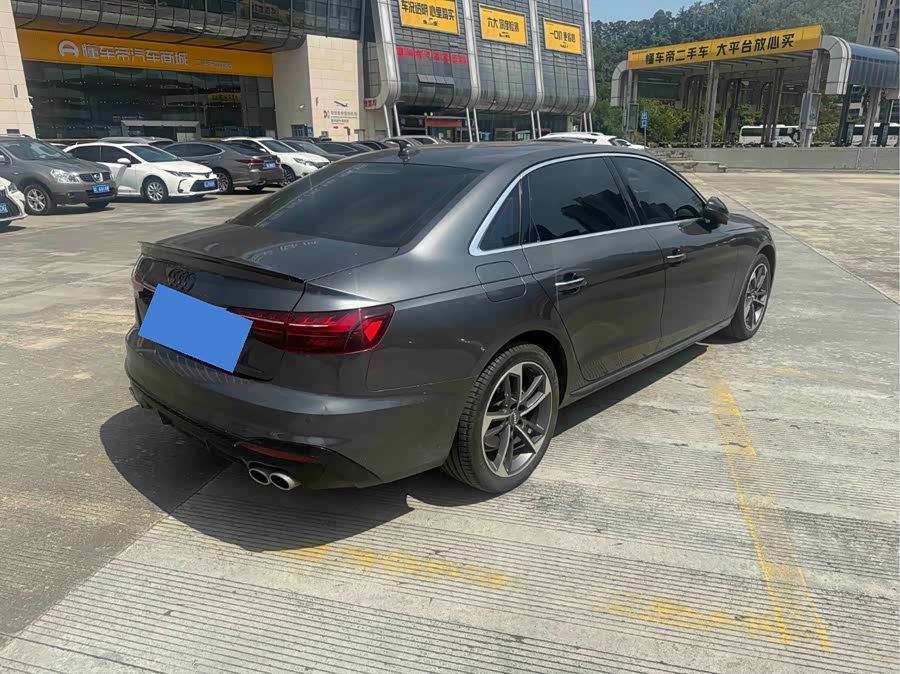 Audi A4L 2021, фото 6