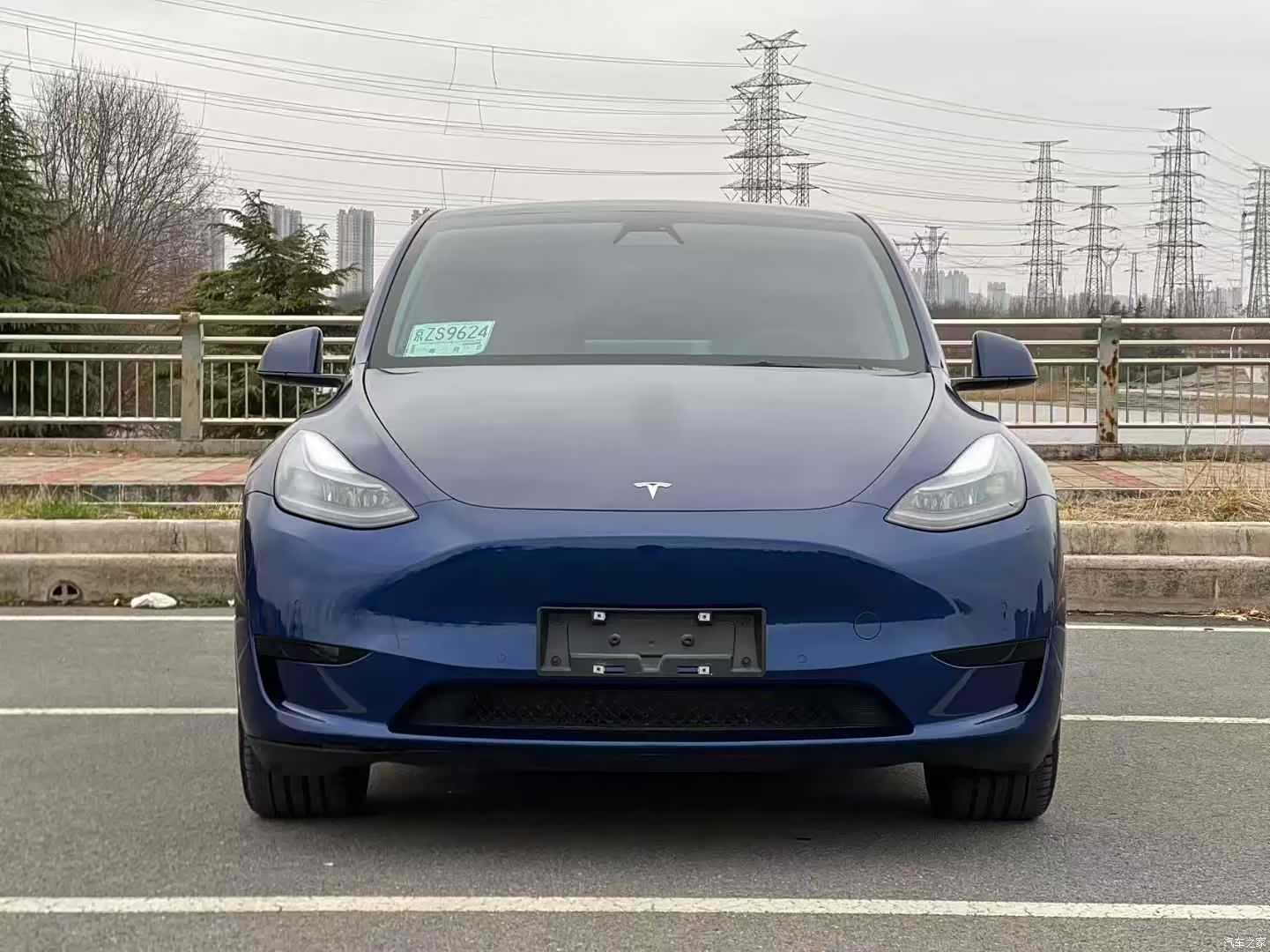 Tesla Model Y, 2023 2