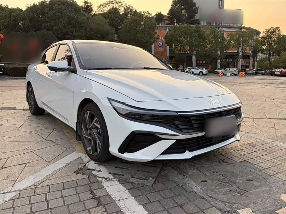 Hyundai Elantra