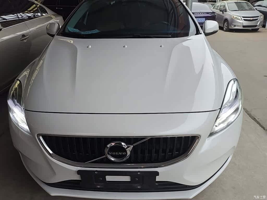 Volvo V40, 2019 3
