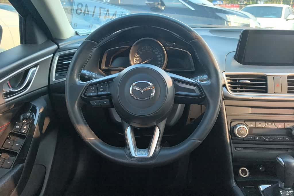 Mazda Mazda3, 2017 15
