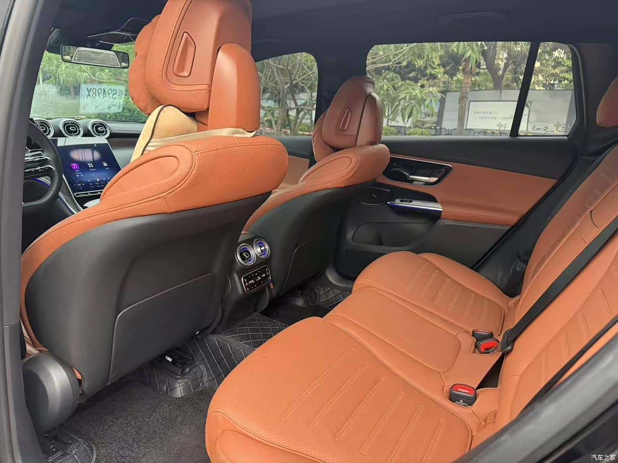 Mercedes-Benz GLC, 2025 12