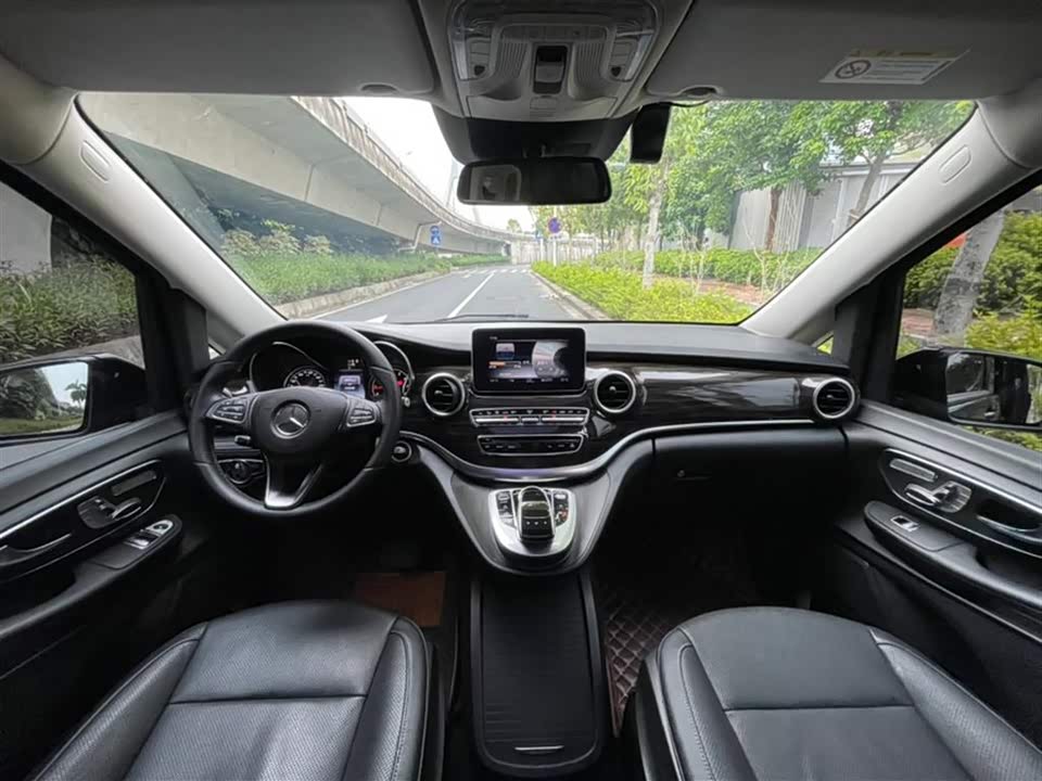 Mercedes-Benz V-class