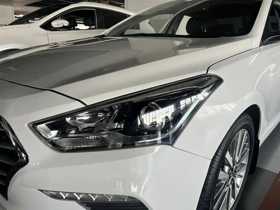 Hyundai Name picture