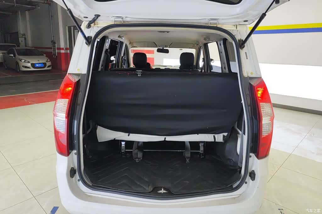 Wuling Hongguang, 2023 4