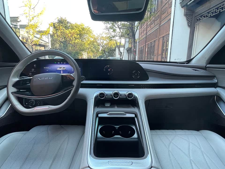 Exeed Chasing the wind C-DM