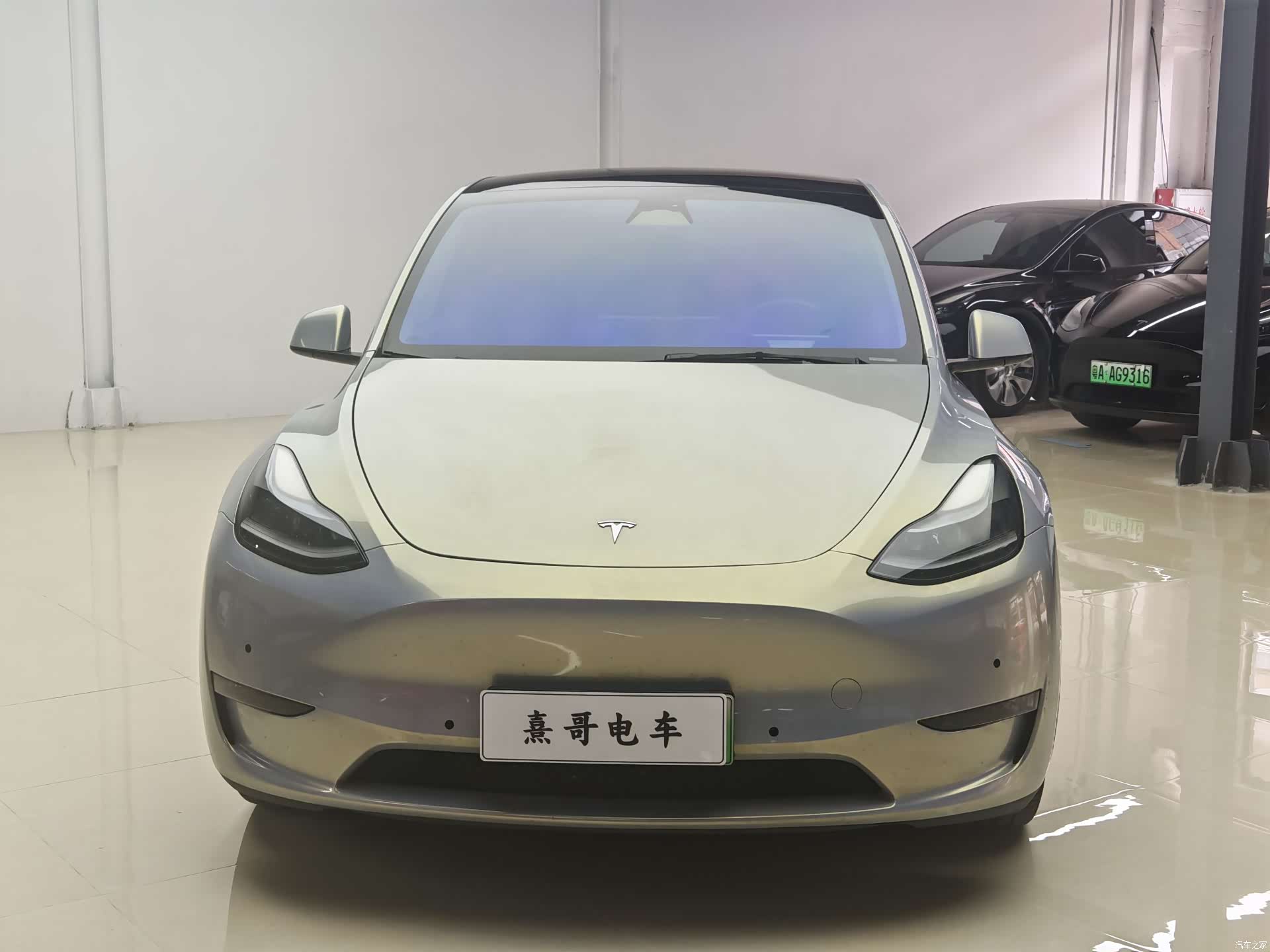 Tesla Model Y, 2022 2