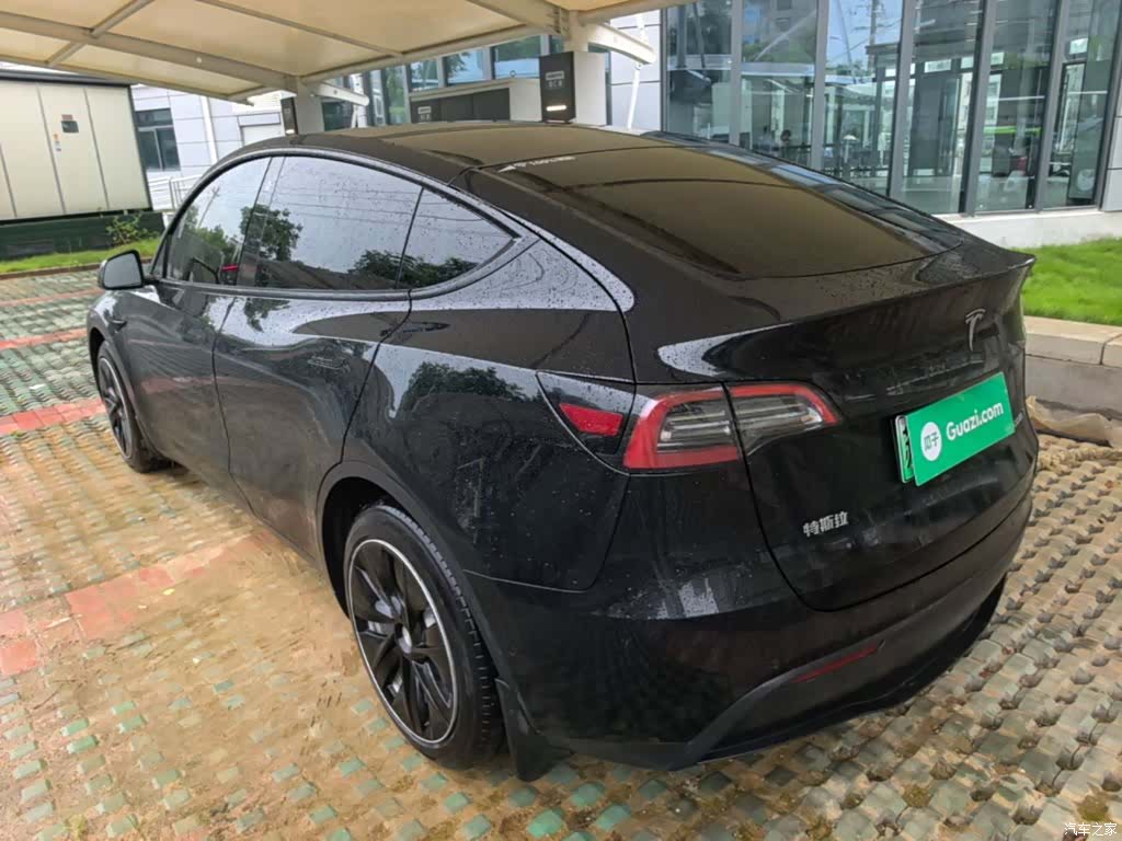 Tesla Model Y, 2021 все фото