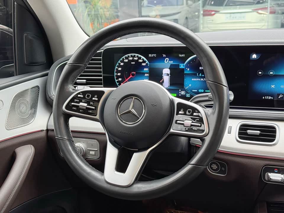 Mercedes-Benz GLS Mercedes-Benz GLS