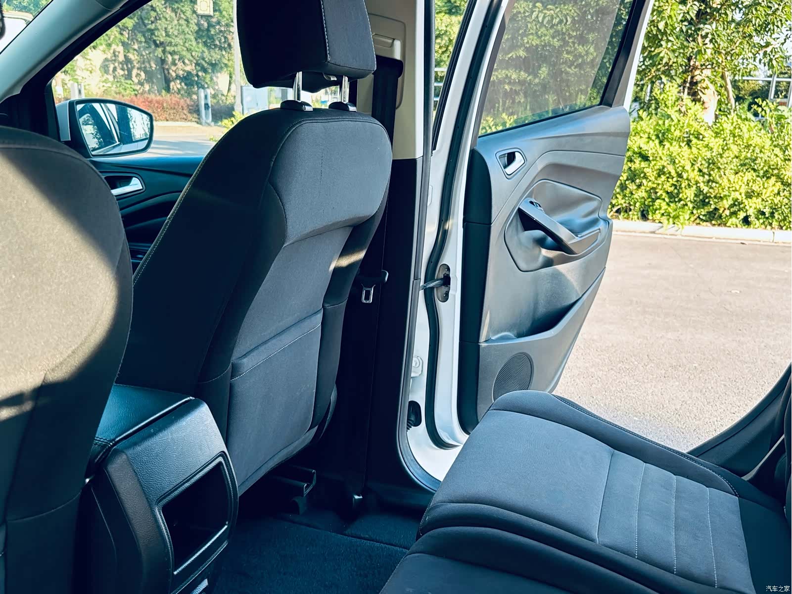 Ford Kuga, 2014 10