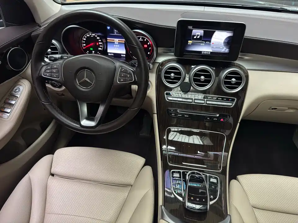 Mercedes-Benz GLC Mercedes-Benz GLC
