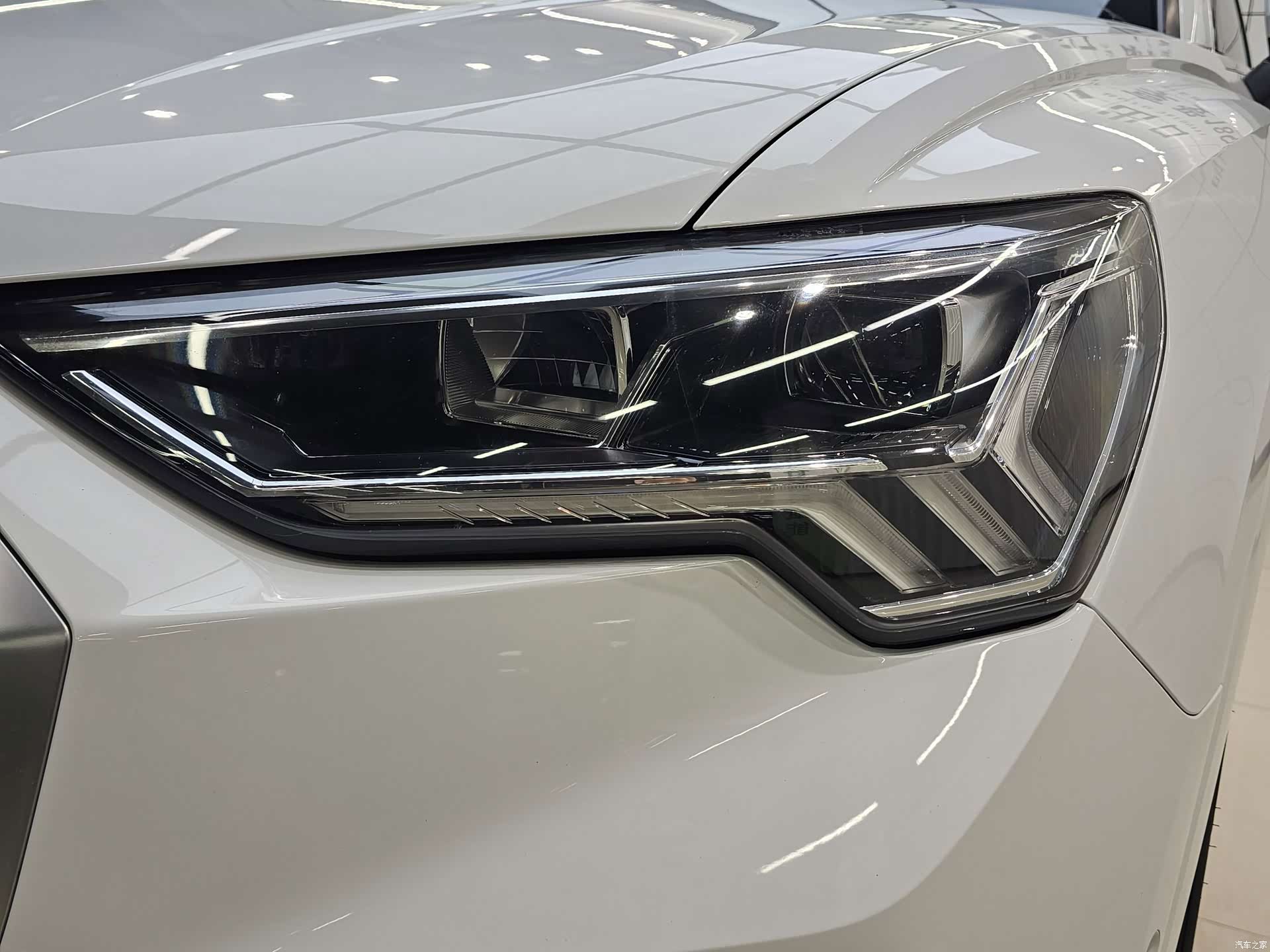 Audi Q3, 2023 6