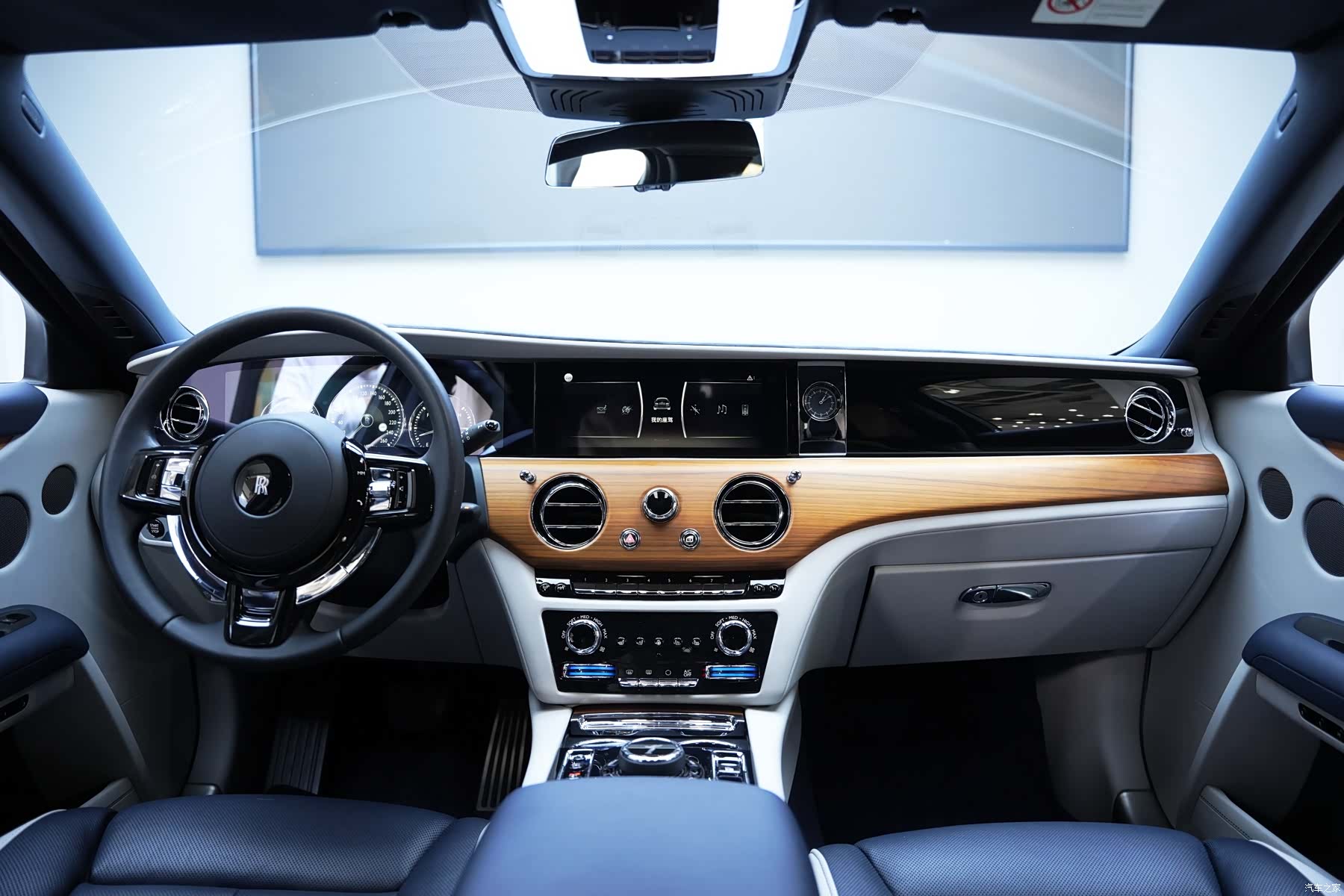 Rolls-Royce Ghost, 2021 6