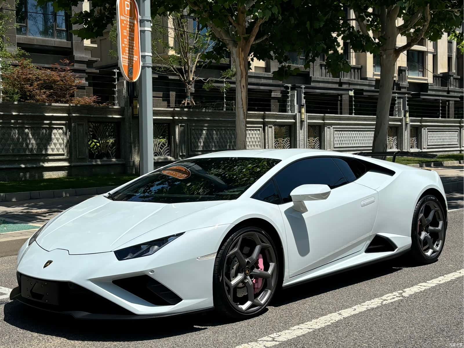 Lamborghini Huracán, 2021 1