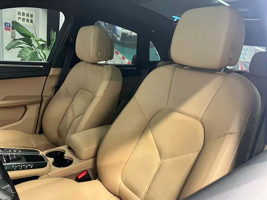 Porsche Macan, 2019 10