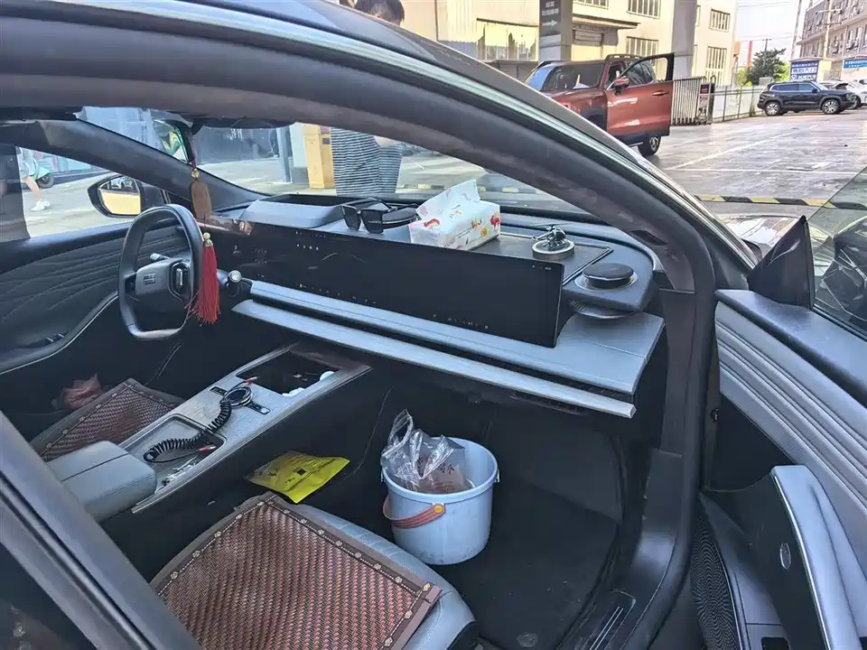 Geely Galaxy Galaxy E8